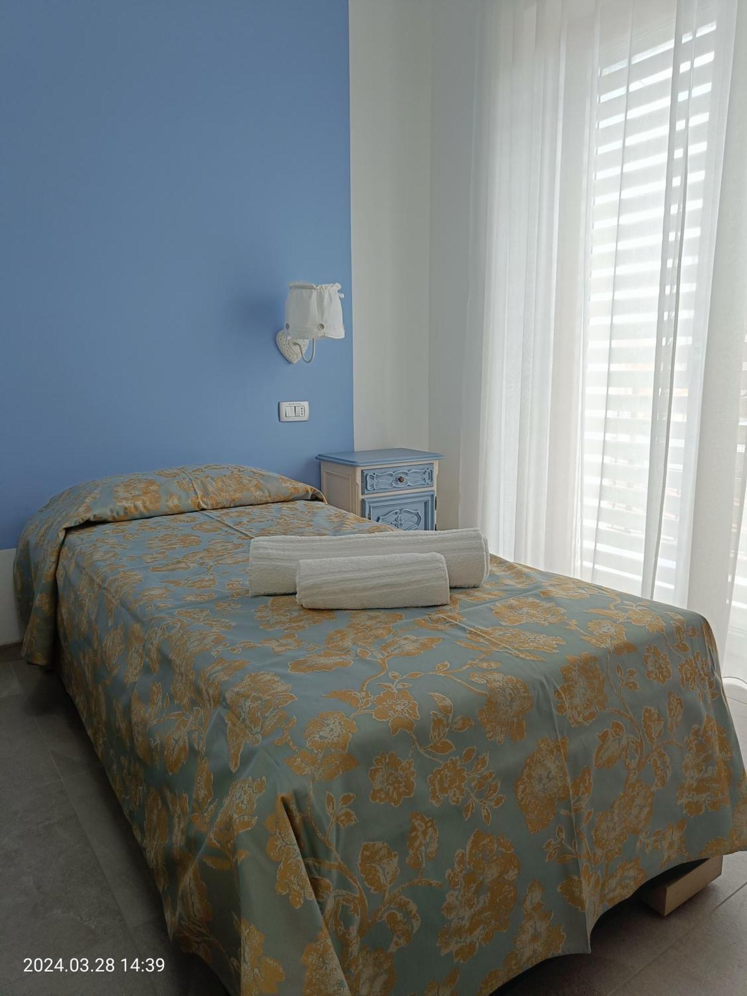 Villa Mariana Bed And Breakfast ซาลุซโซ ภายนอก รูปภาพ