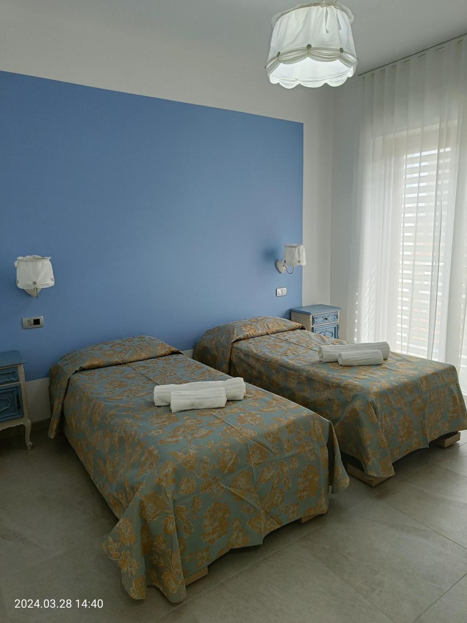 Villa Mariana Bed And Breakfast ซาลุซโซ ภายนอก รูปภาพ